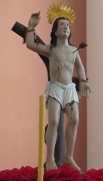 Imagem principal do Padroeiro, São Sebastião, da Igreja Matriz de São Sebastião, localizada em Barbacena, MG. Vista lateral