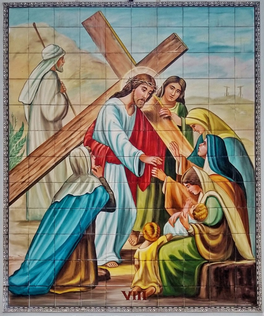 Oitava Estação da Via Sacra da Igreja São Sebastião, localizada em Barbacena, MG, feita pelo Atelier Sarasá, em 1984, pintada em  azulejo. Na imagem contemplamos Jesus encontrando as santas mulheres de Jerusalém.